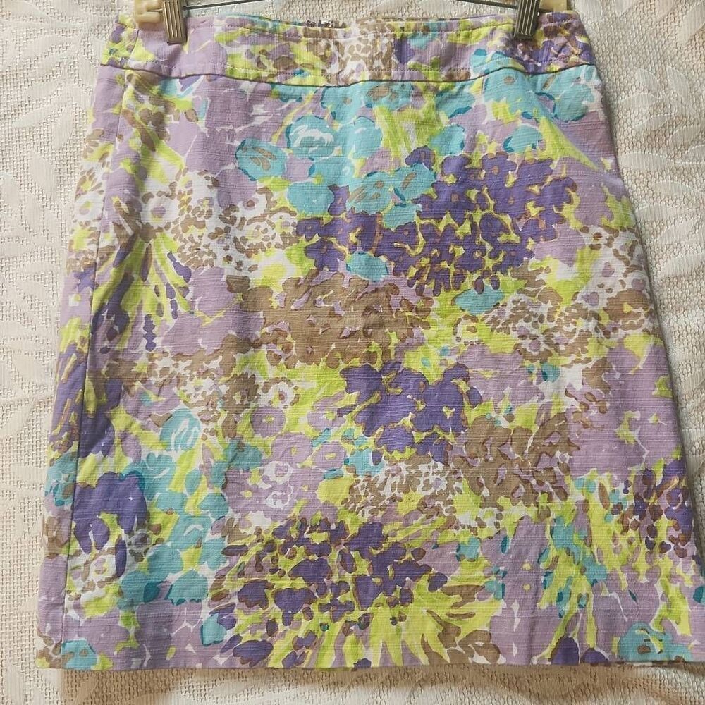 Talbots beautiful straight knee length lined skirt - purple lime and blue floral